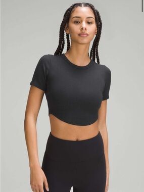Lululemon Hold Tight Cropped T-Shirt in Black